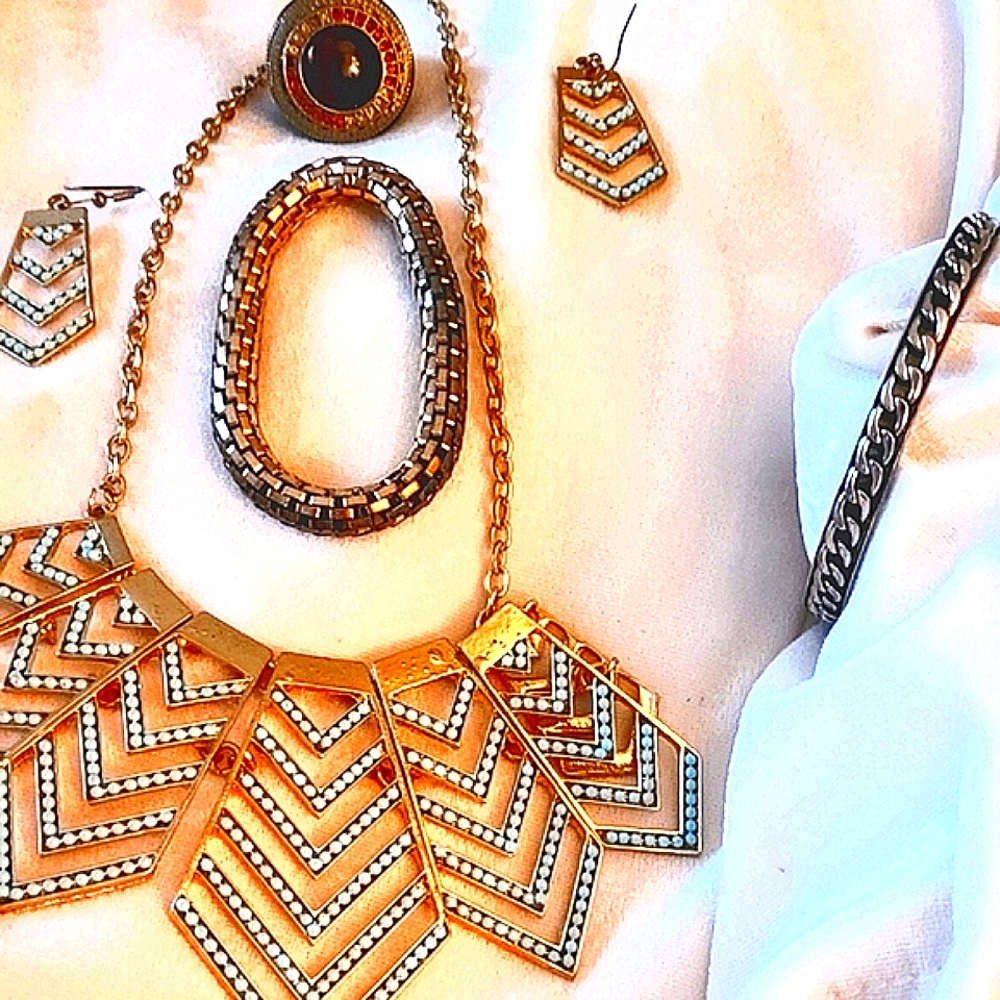 Gold and turquoise colored grouping.